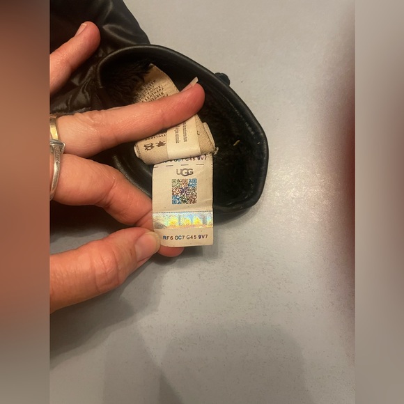 Ugg gloves - Picture 5 of 6